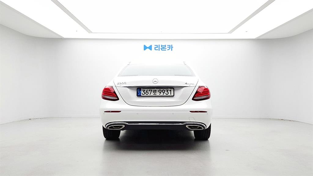 Mercedes Benz E class - Vista 4