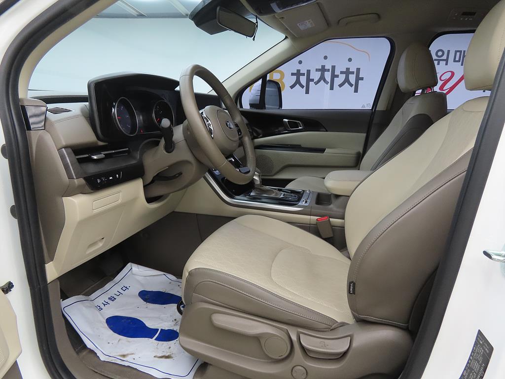 KIA Carnival - Vista 5