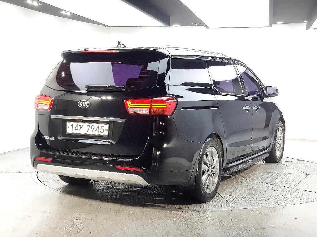 KIA Carnival - Vista 4