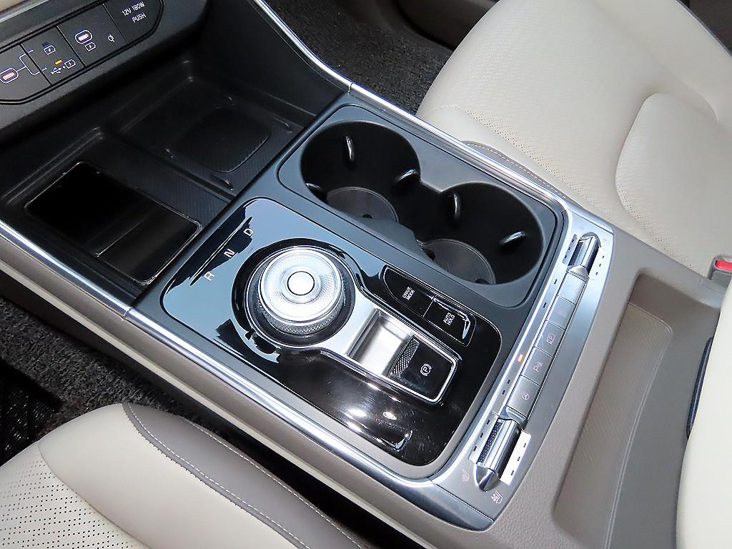 KIA Carnival - Vista 11