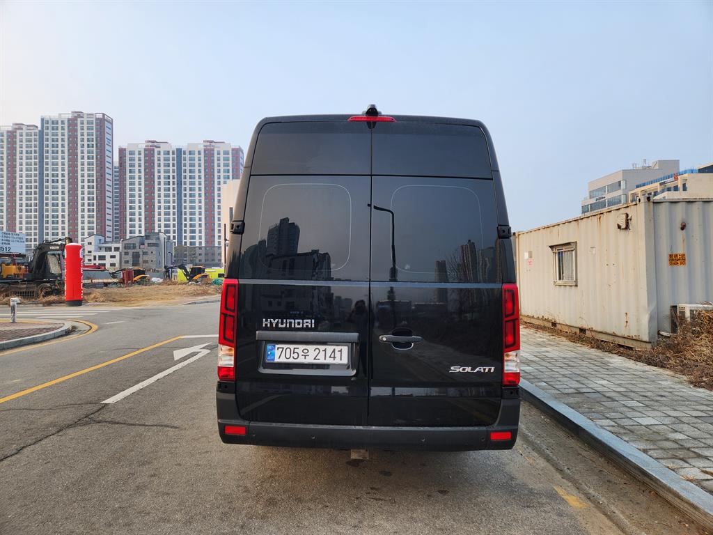 HYUNDAI Solati - Vista 4