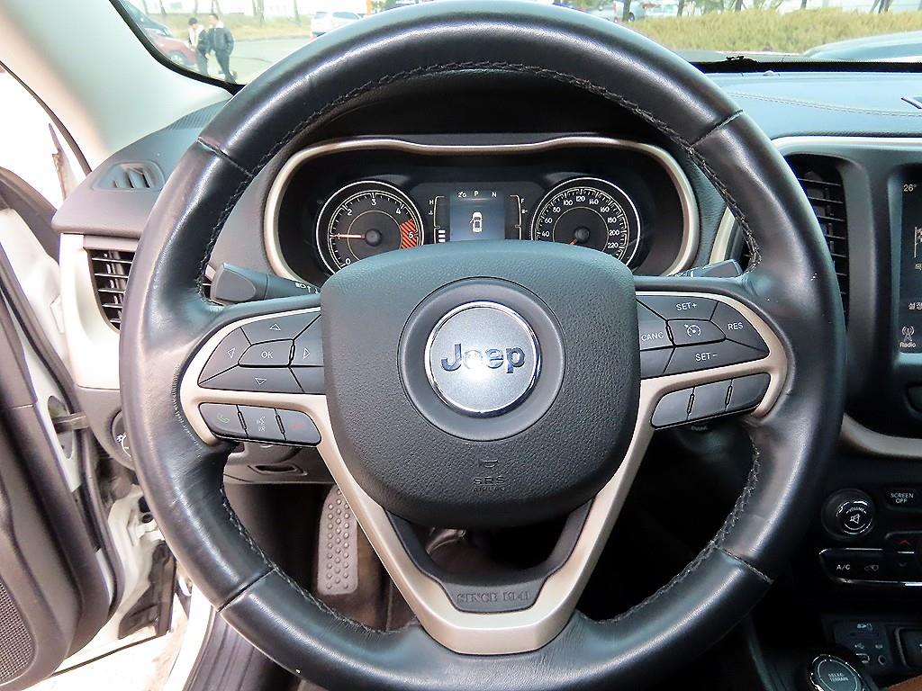 Jeep Cherokee - Vista 8