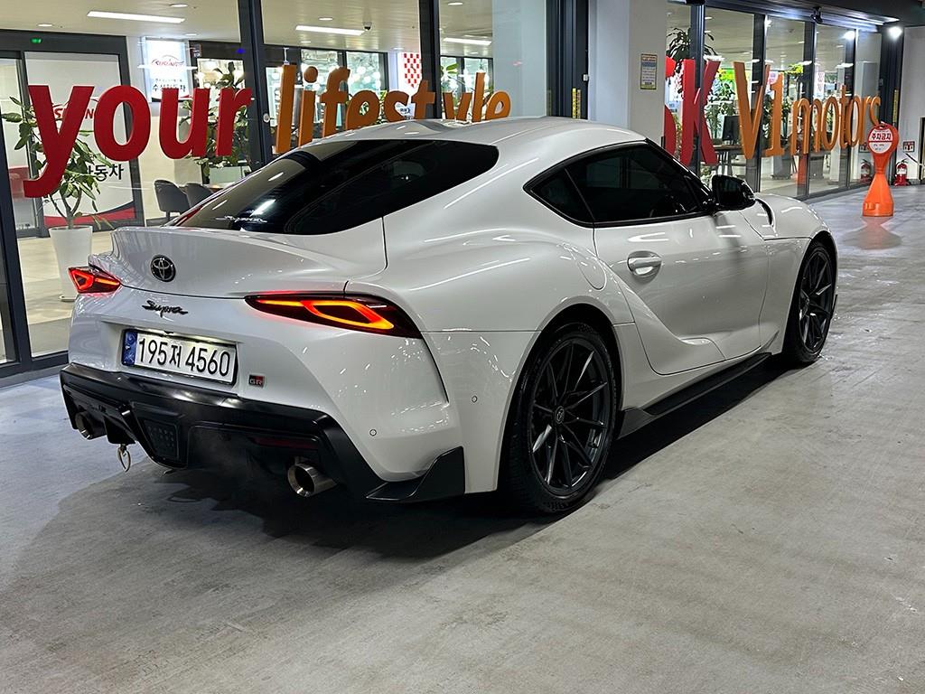 Toyota Supra - Vista 4