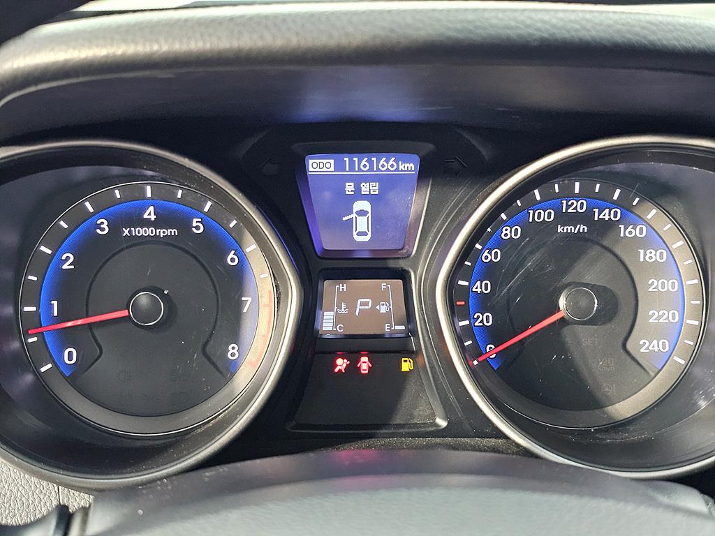 HYUNDAI i30 - Vista 7