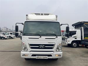 medium and large cargo truck - Vista 6