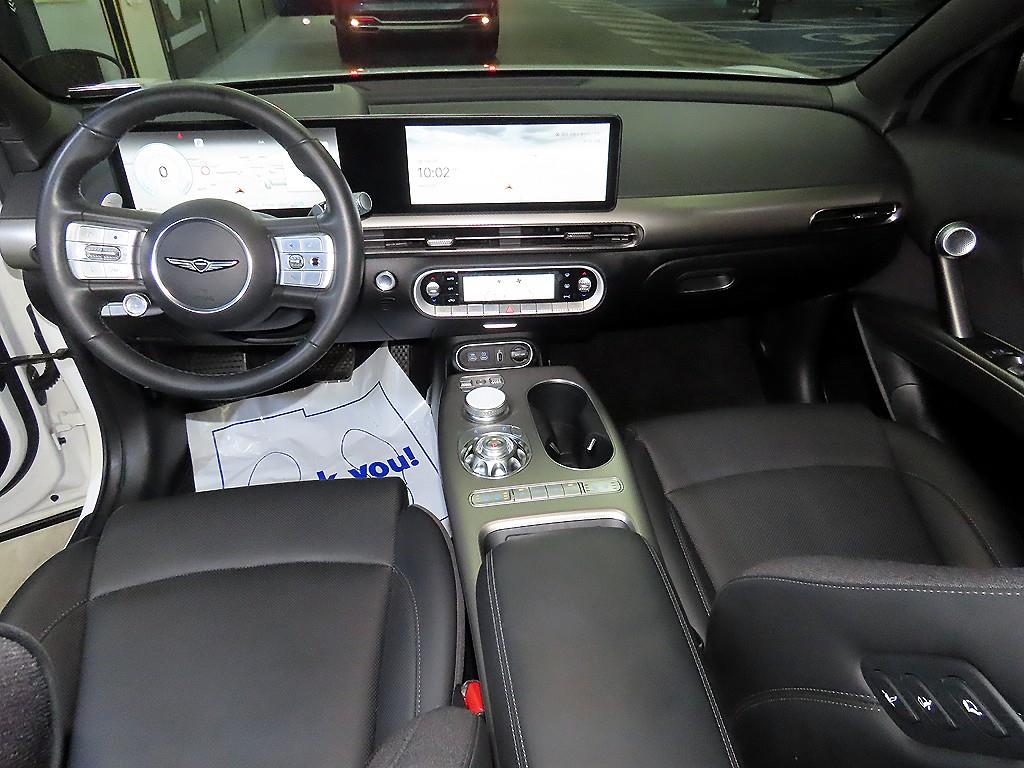 Genesis GV60 - Vista 10