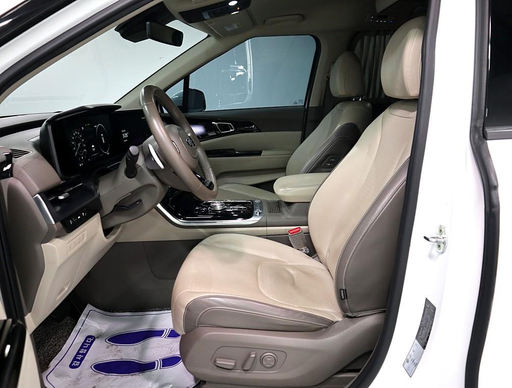 KIA Carnival - Vista 9