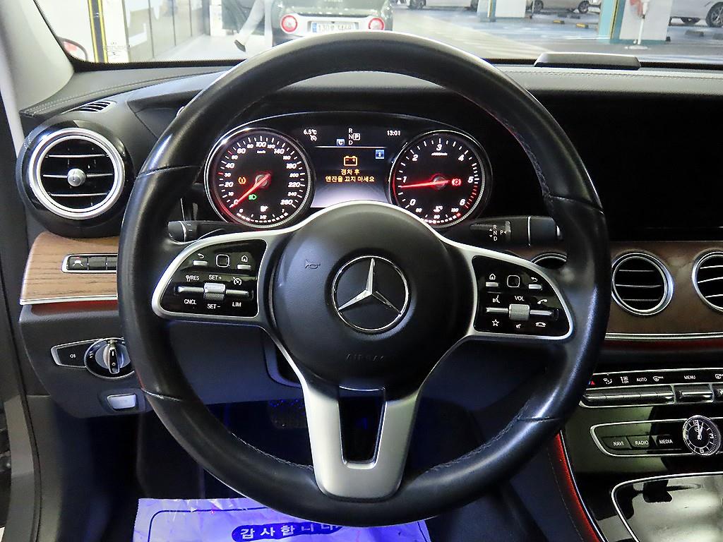 Mercedes Benz E class - Vista 8