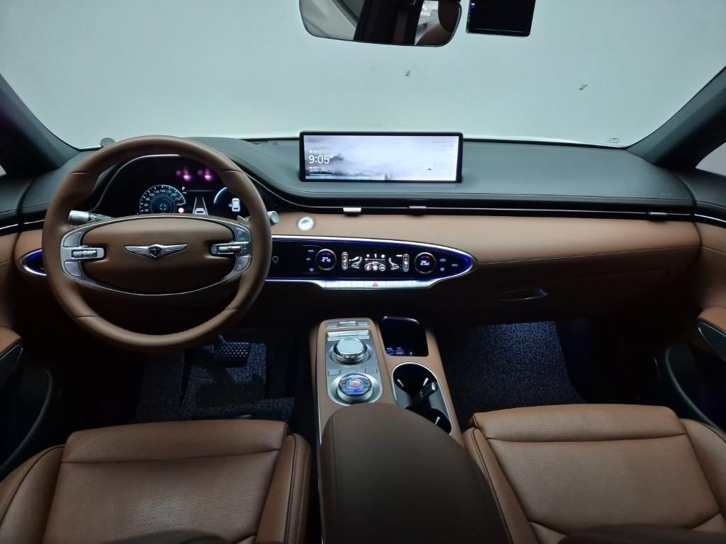 Genesis GV70 - Vista 7