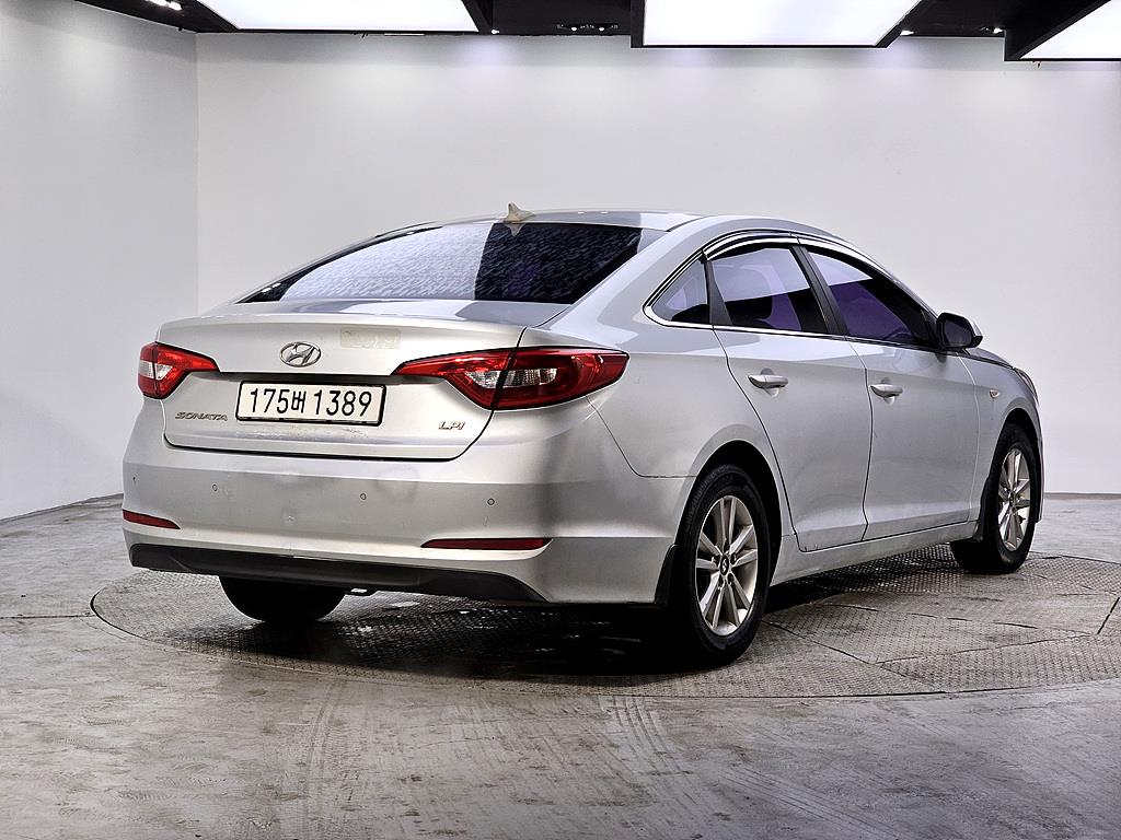 HYUNDAI Sonata - Vista 4