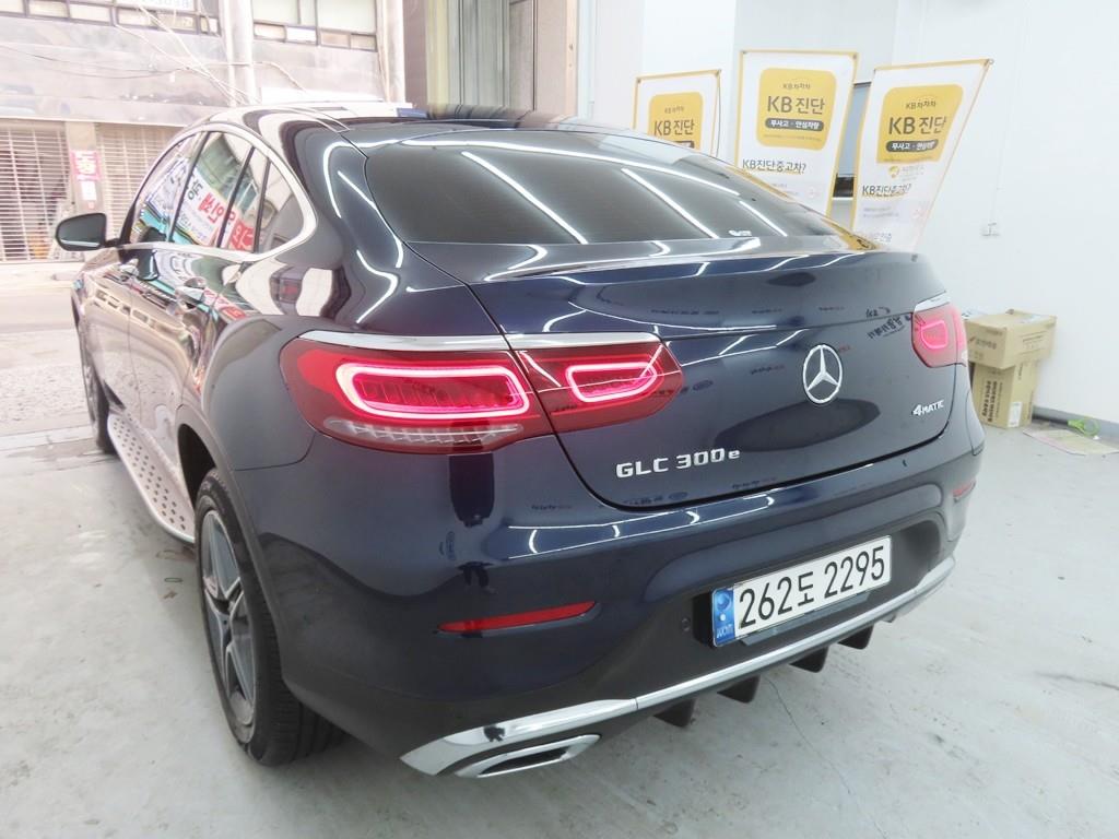 Mercedes Benz GLC Class - Vista 4