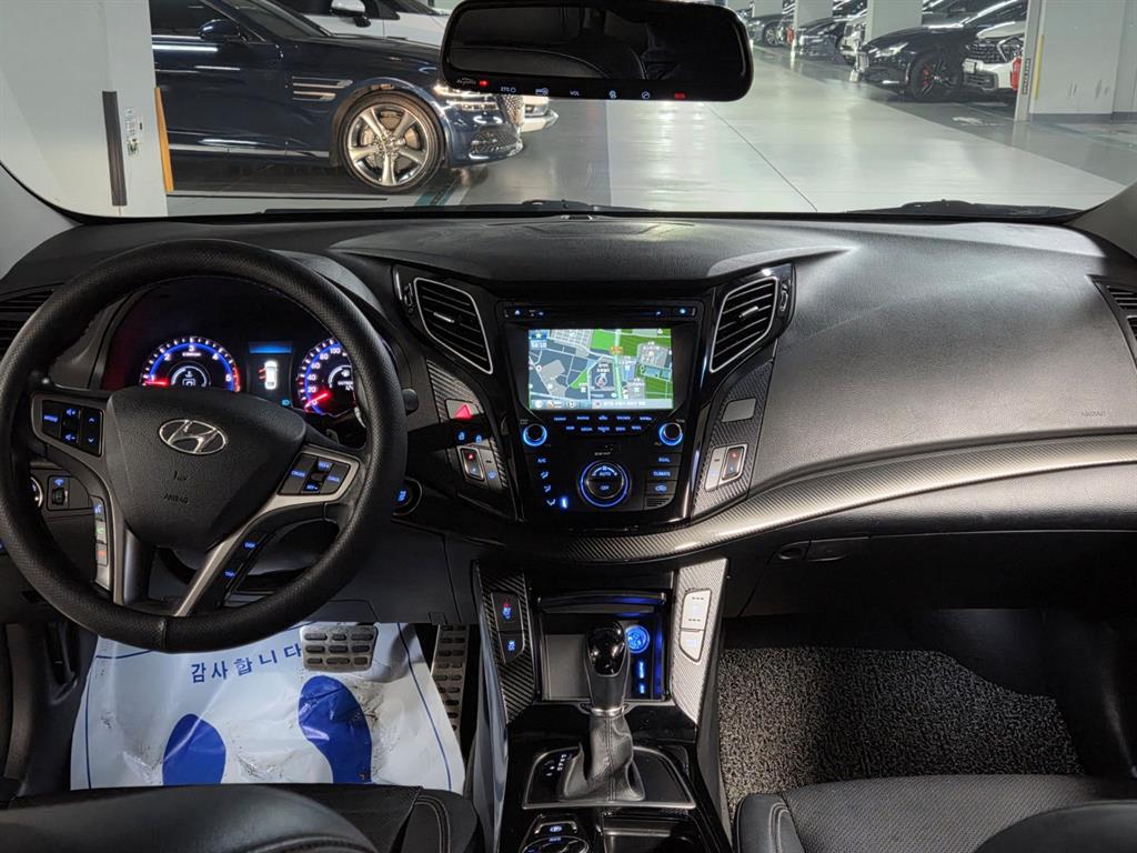 HYUNDAI i40 - Vista 7