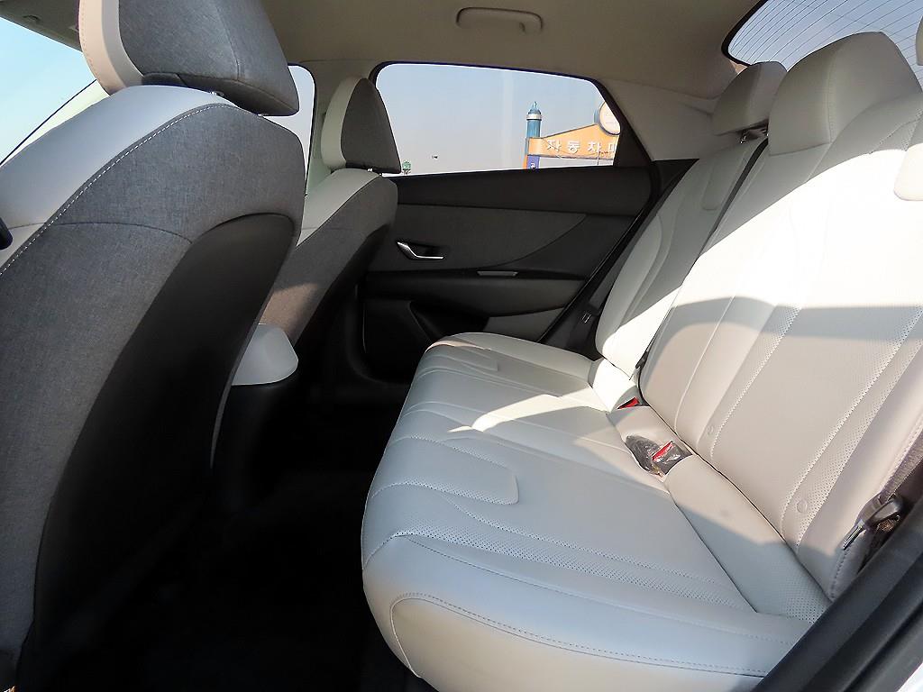 HYUNDAI Avante - Vista 6