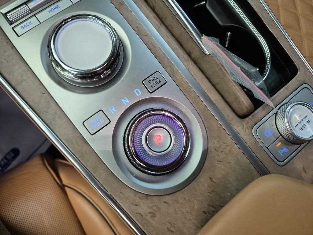 Genesis GV80 - Vista 8