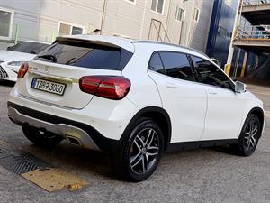 Mercedes Benz GLA Class - Vista 8