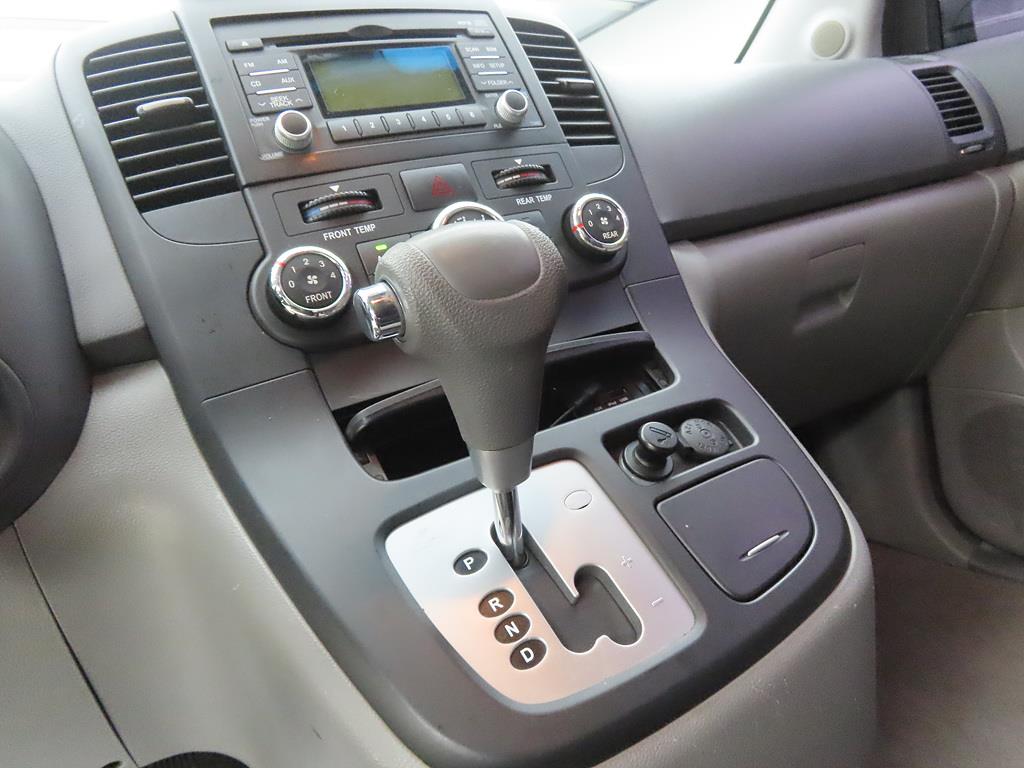 KIA Carnival - Vista 12