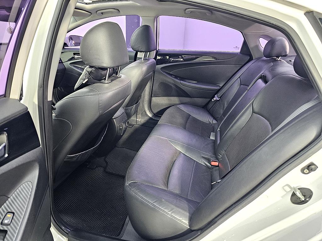 HYUNDAI Sonata - Vista 9