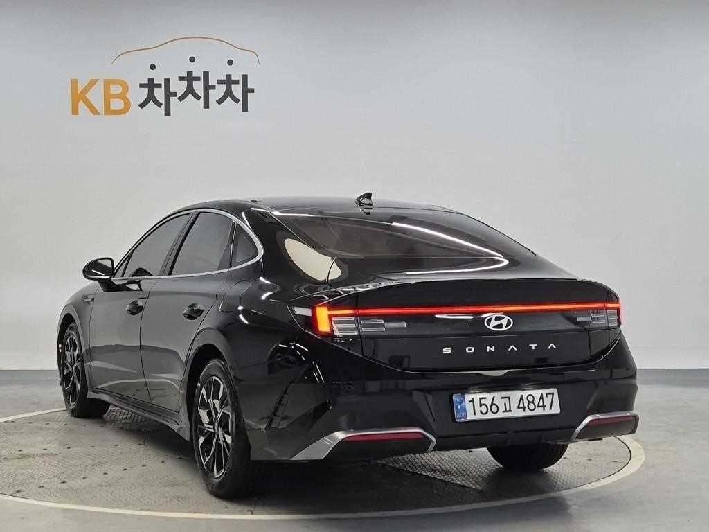 HYUNDAI Sonata - Vista 2