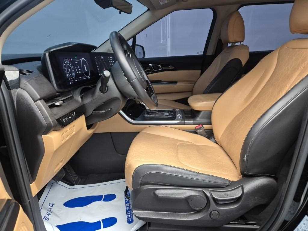 KIA Carnival - Vista 11