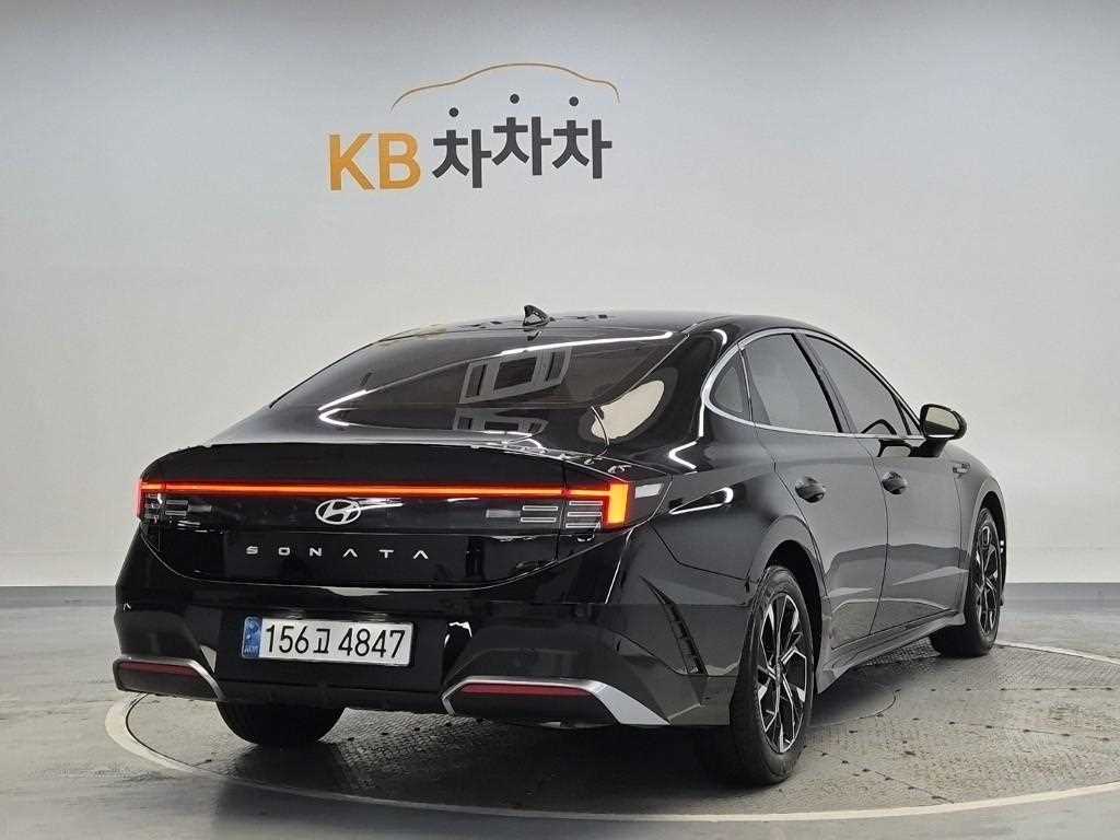 HYUNDAI Sonata - Vista 3
