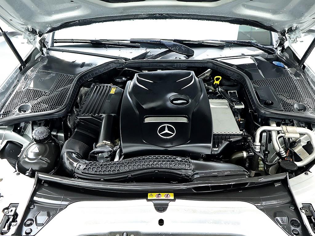 Mercedes Benz C Class 2017 Gris - Importación desde Corea - HF Imports Iquique - Foto 7