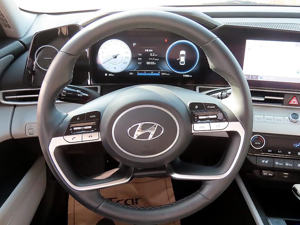 HYUNDAI Avante - Vista 7