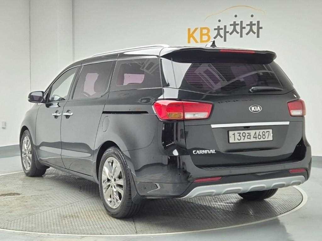 KIA Carnival - Vista 2