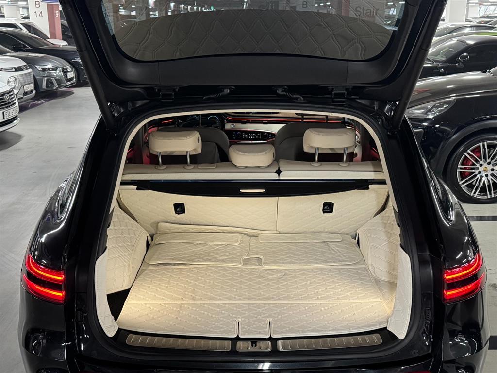 Genesis GV70 - Vista 7