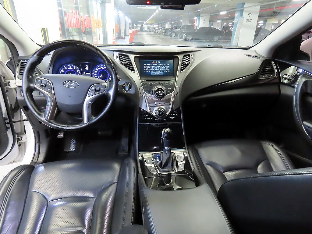 HYUNDAI Grandeur - Vista 10