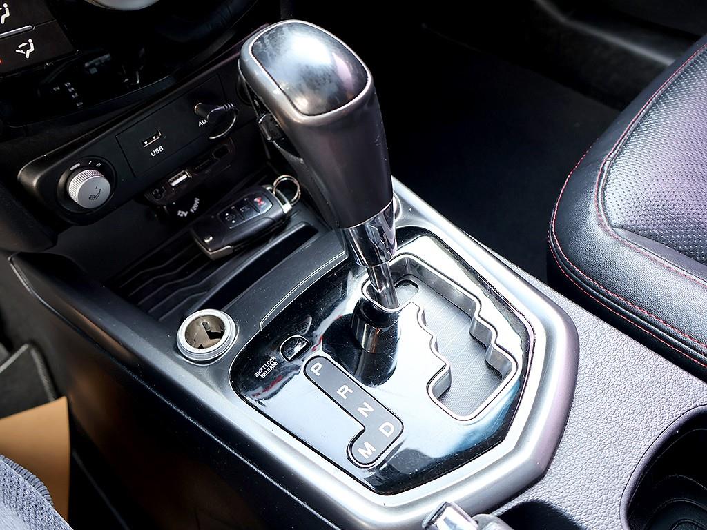 Ssangyong Tivoli 2016 Blanco - Importación desde Corea - HF Imports Iquique - Foto 7