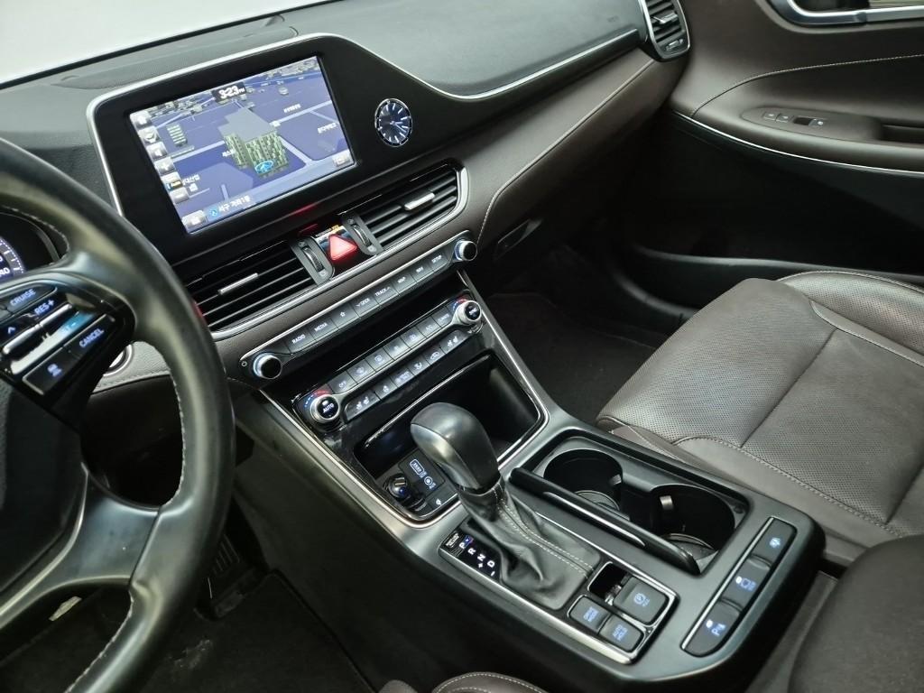 HYUNDAI Grandeur - Vista 9