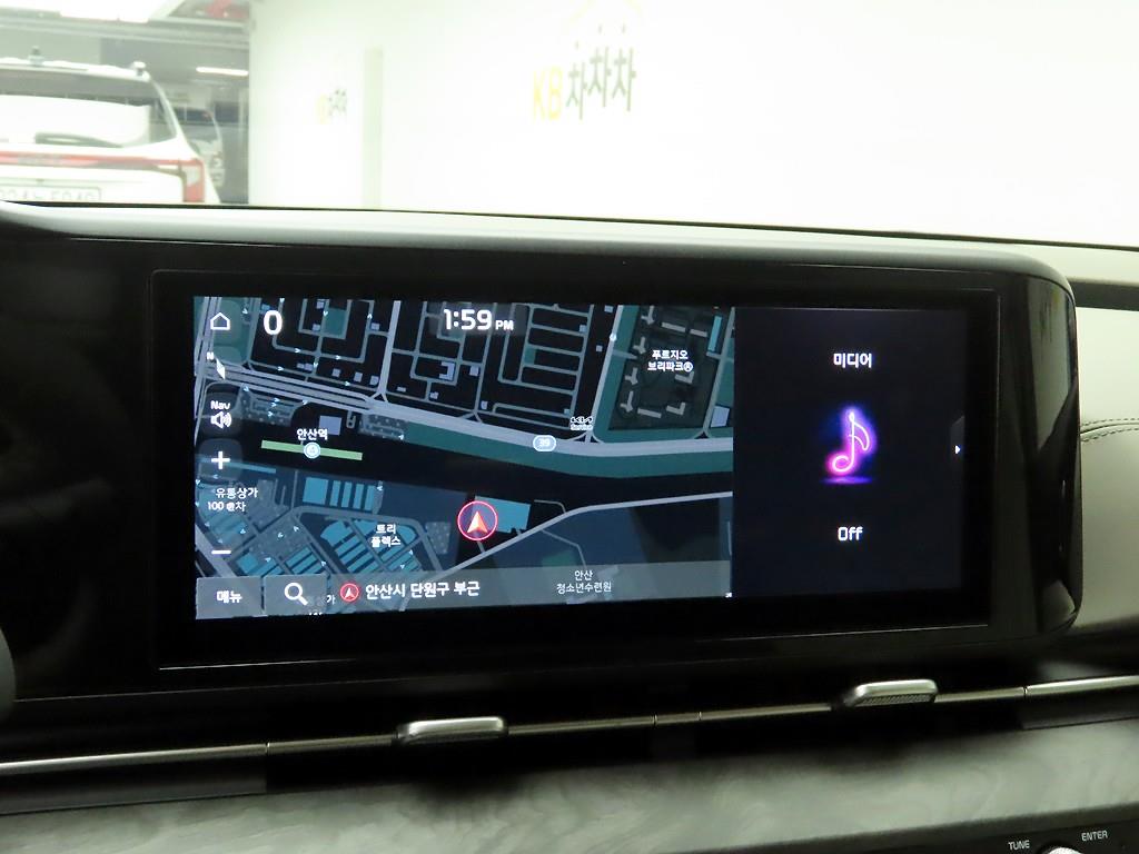 KIA Carnival - Vista 8