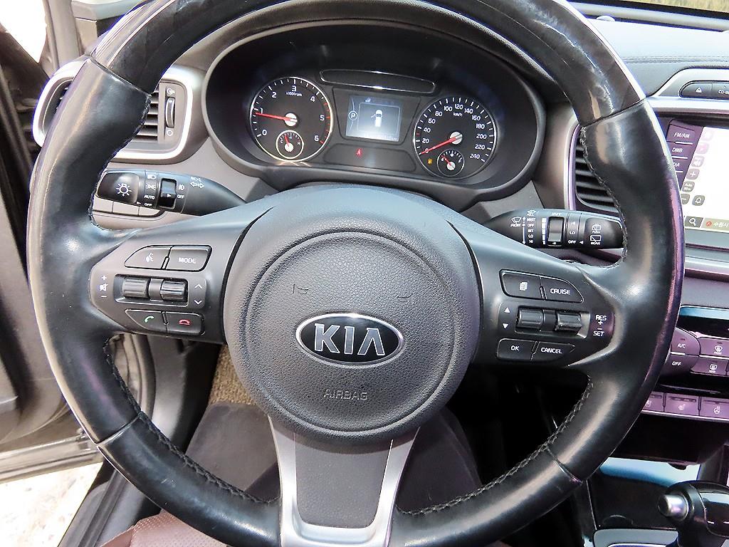 KIA Sorento - Vista 8