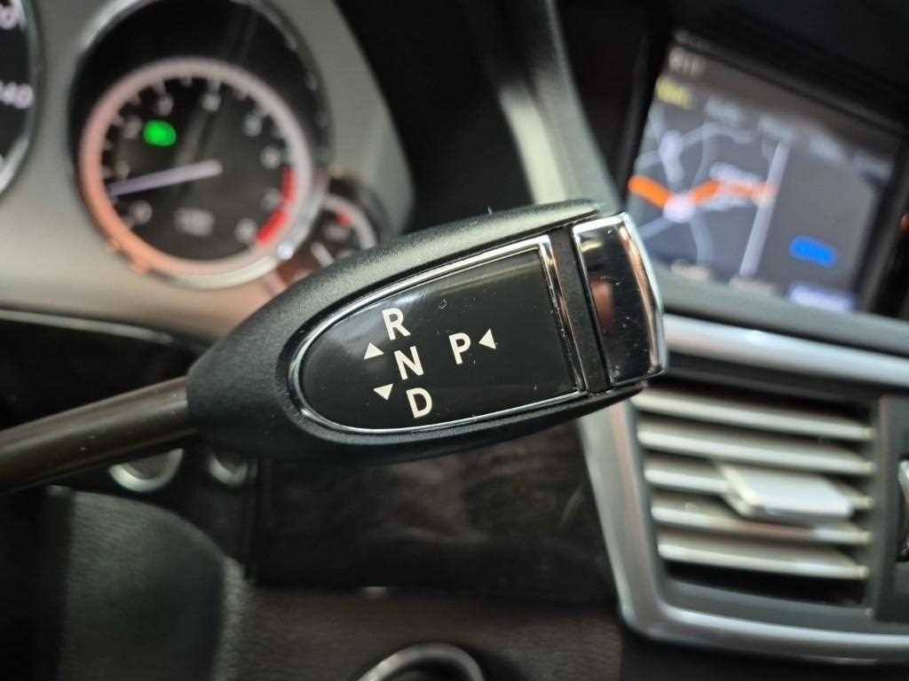 Mercedes Benz E class - Vista 8