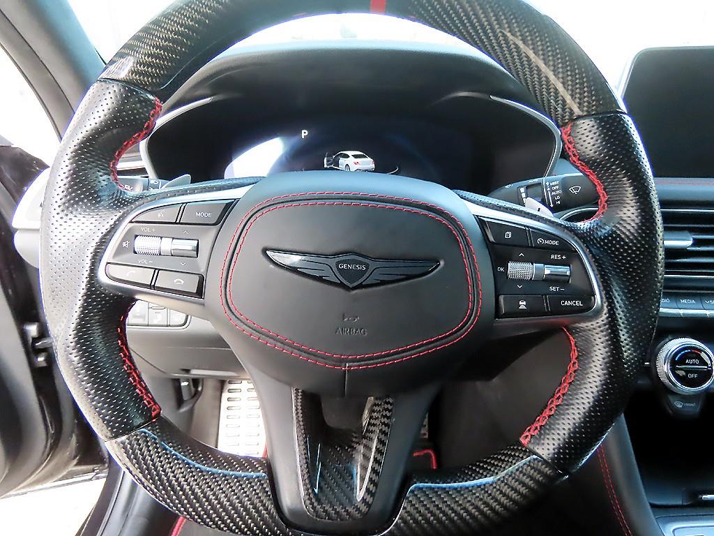 Genesis G70 - Vista 8