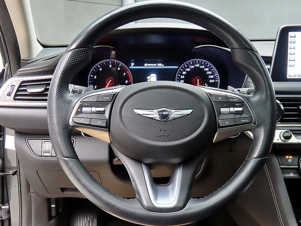 Genesis G70 - Vista 9