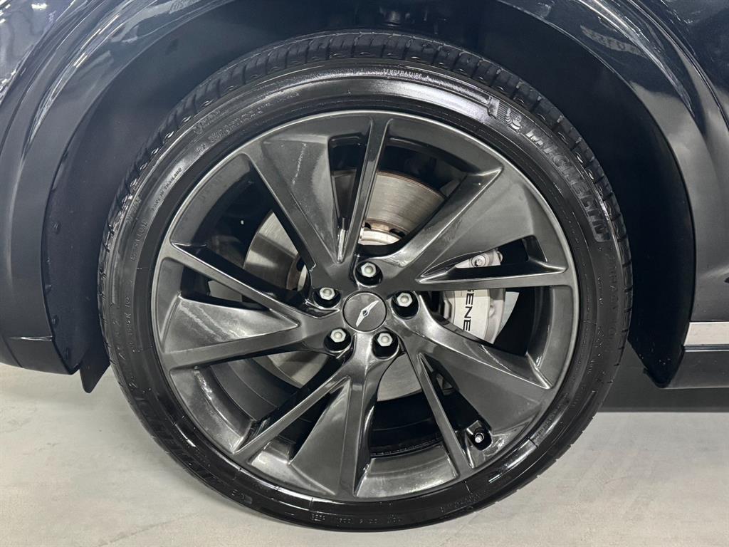 Genesis GV70 - Vista 8