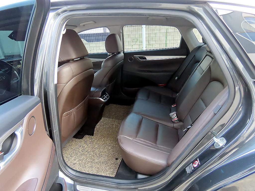 HYUNDAI Grandeur - Vista 6