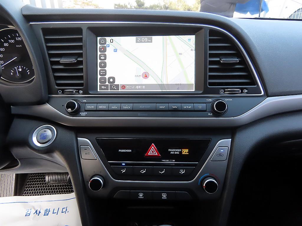 HYUNDAI Avante 2018 Blanco - Importación desde Corea - HF Imports Iquique - Foto 13