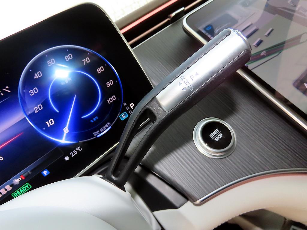 Mercedes Benz EQS - Vista 11