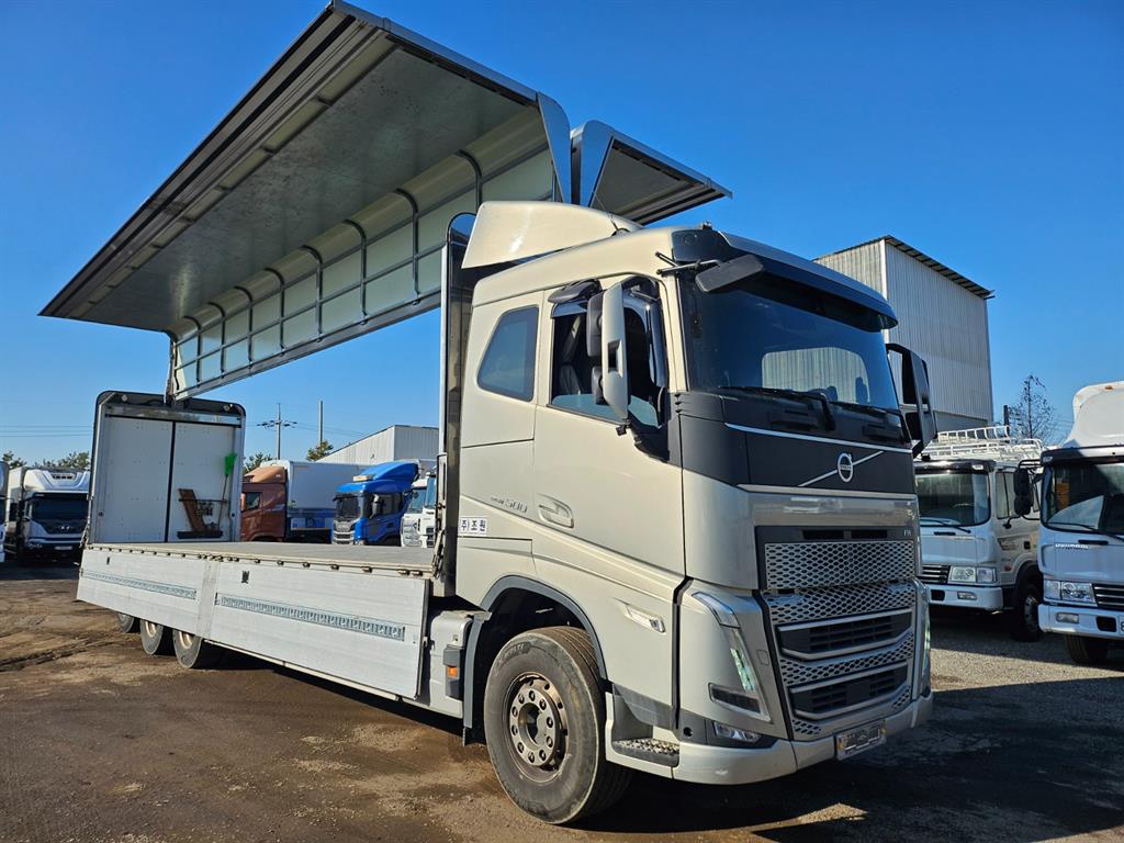 medium and large cargo truck - Vista 7