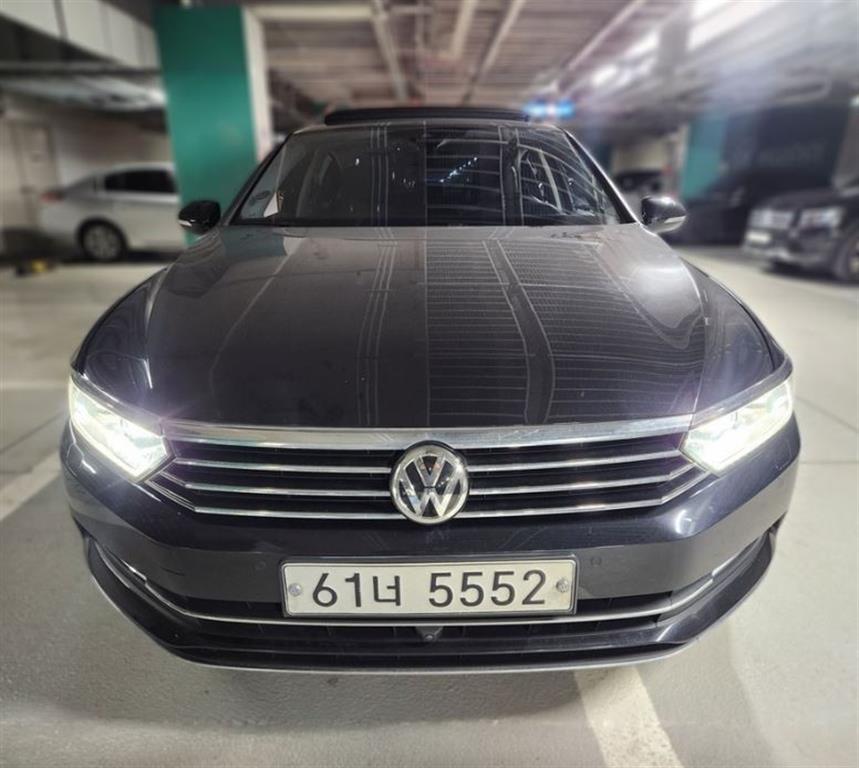 Volkswagen Passat 2018 Negro - Importación desde Corea - HF Imports Iquique - Foto 1