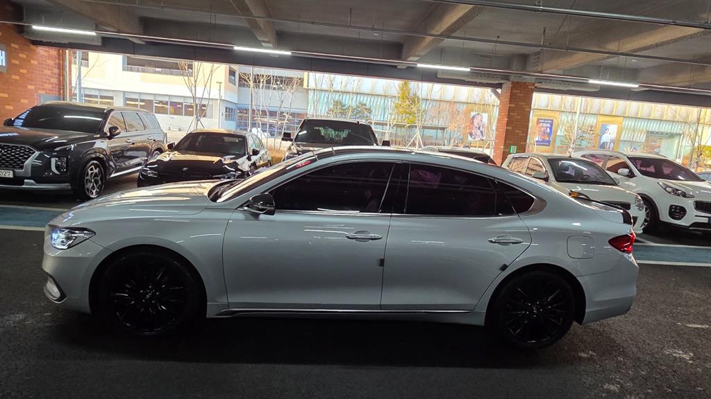 HYUNDAI Grandeur - Vista 3