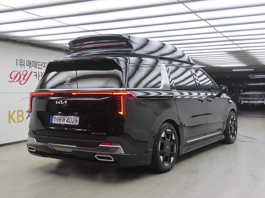 KIA Carnival - Vista 5