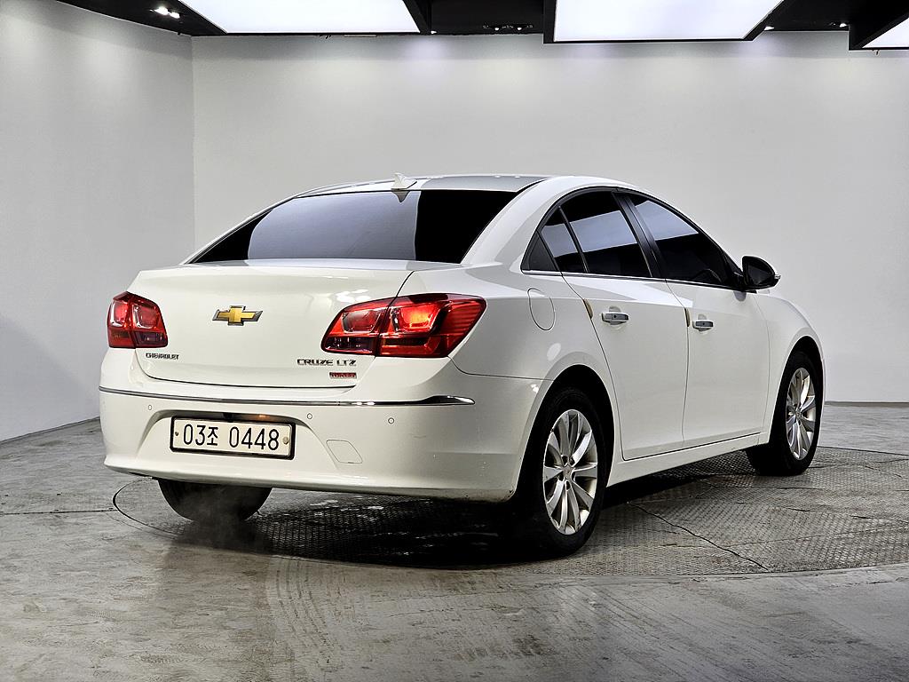 Chevrolet Cruise - Vista 4