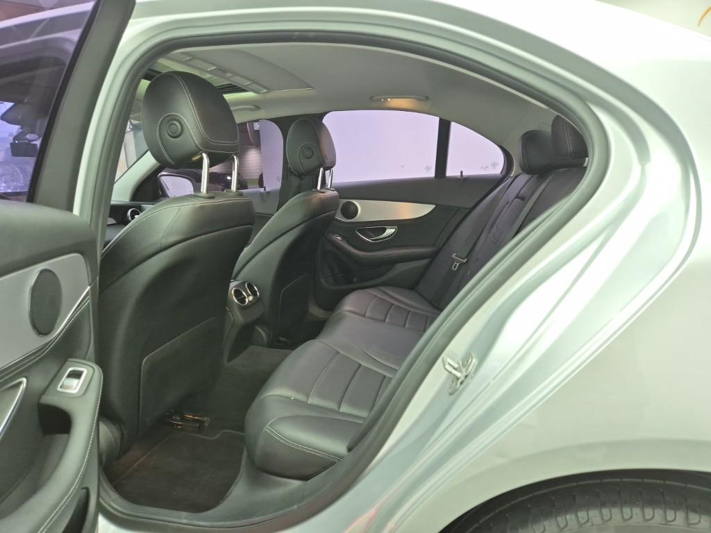 Mercedes Benz C Class - Vista 12