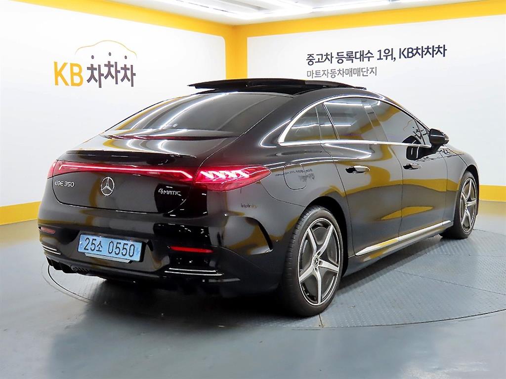 Mercedes Benz EQE - Vista 4