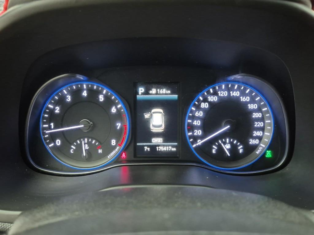 HYUNDAI Kona - Vista 7