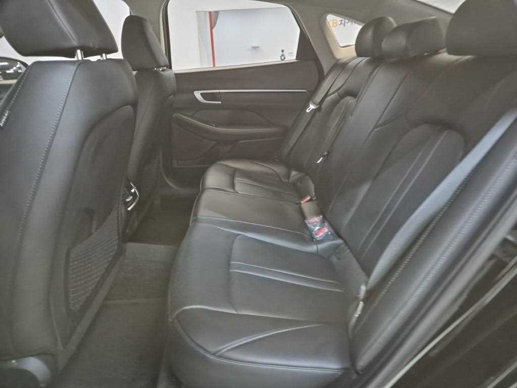 HYUNDAI Sonata - Vista 12