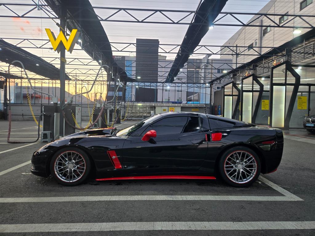 Chevrolet Corvette - Vista 11